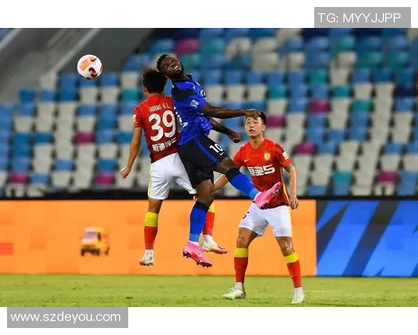 广州足球队边路渗透战术解析与实战应用探讨 广州足球队边路渗透战术解析与实战应用探讨