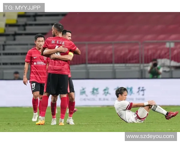 成都足球队进攻体系解析:战术创新与团队协作的完美结合